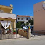 Nana Mija Apartment *