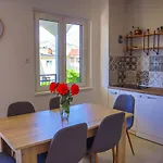 Nana Mija Apartment *