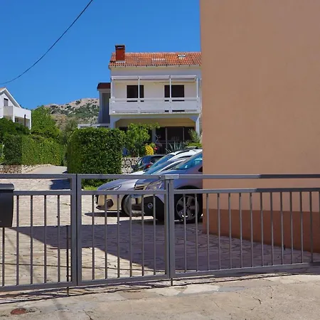 Nana Mija * Pag Town